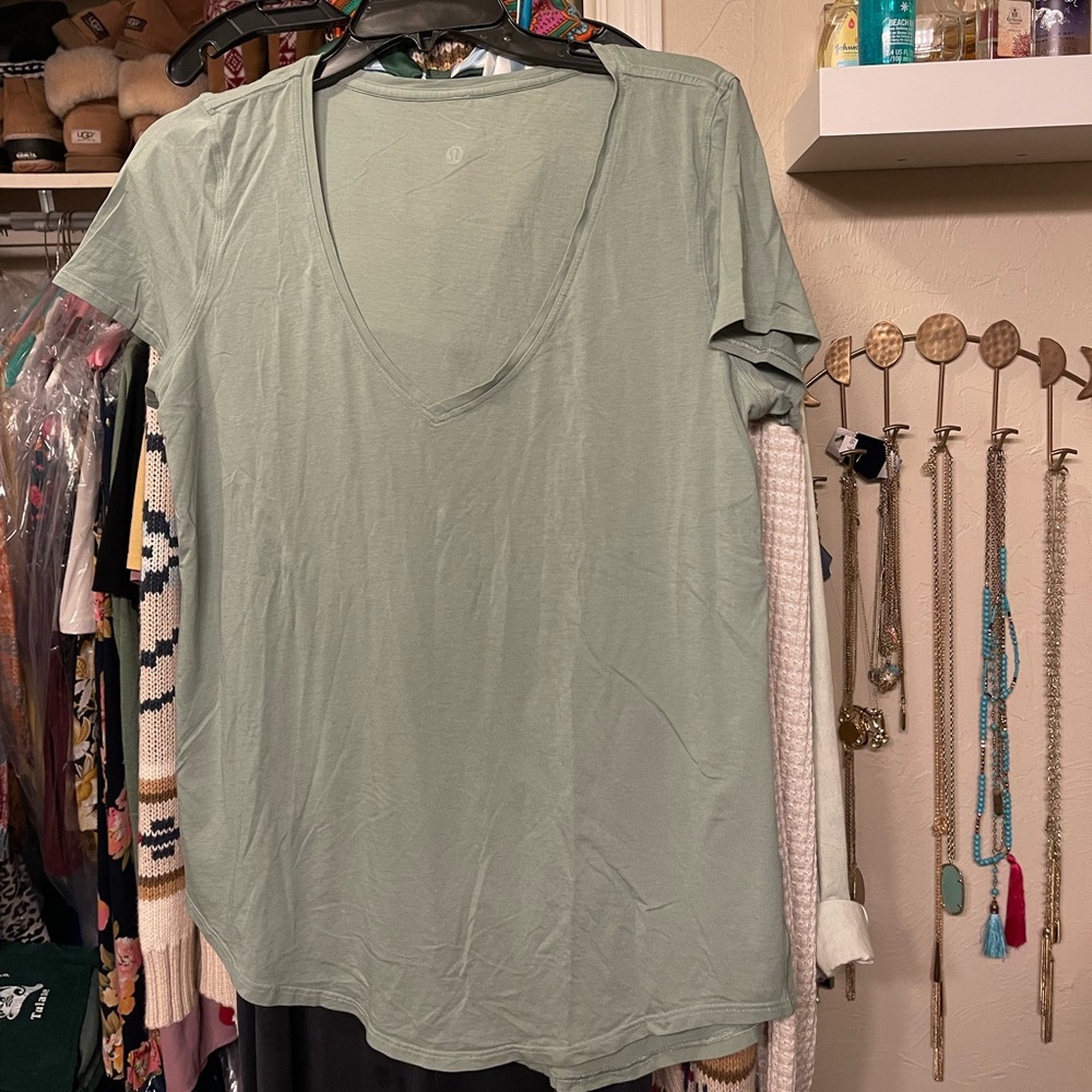 Lululemon Athletic Vneck Top - Mint Green
